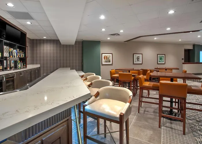 Doubletree By Hilton Lansing