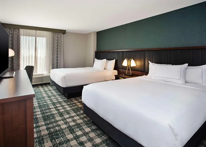 Doubletree By Hilton Lansing