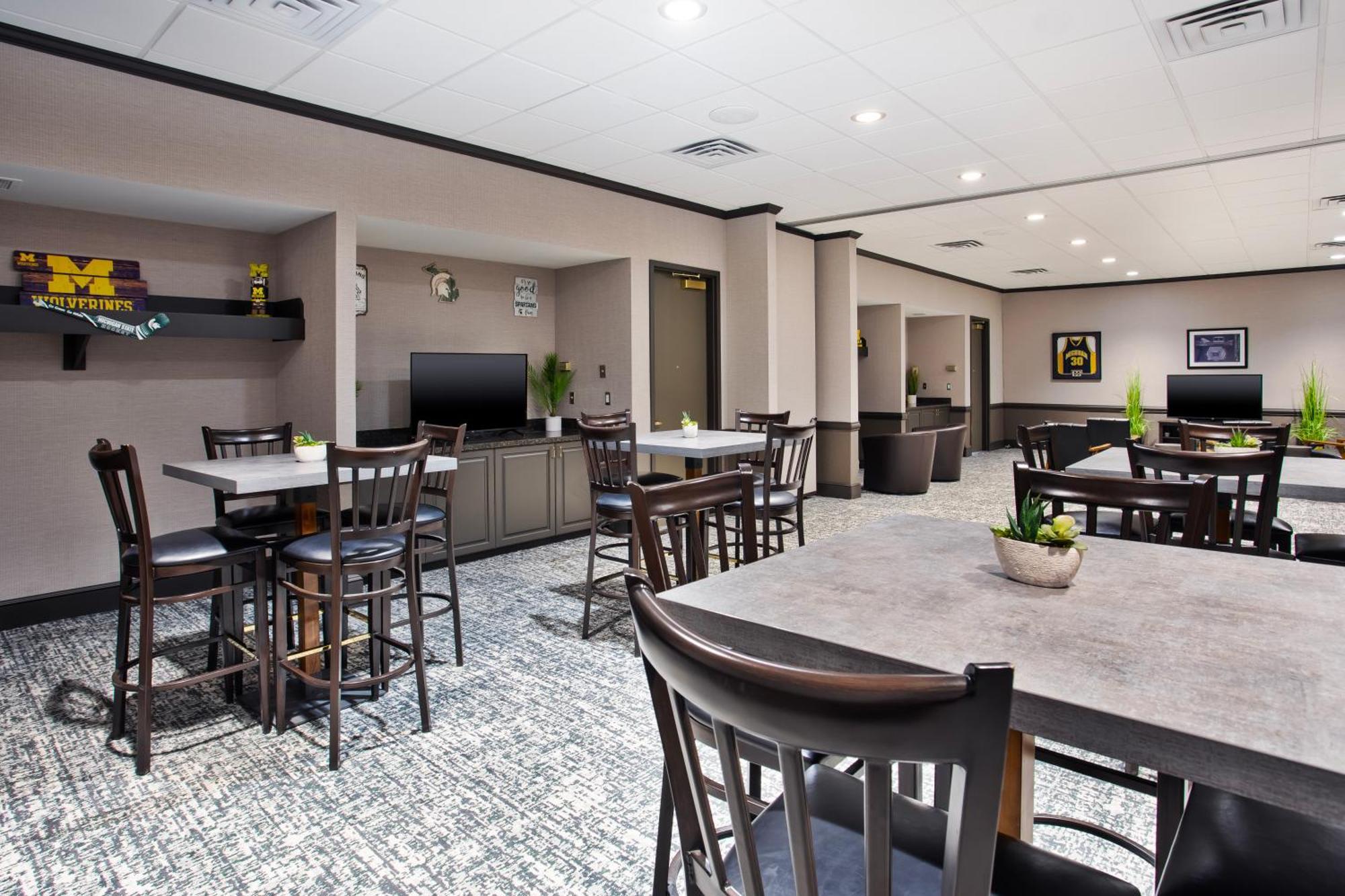Doubletree By Hilton Hotel Lansing