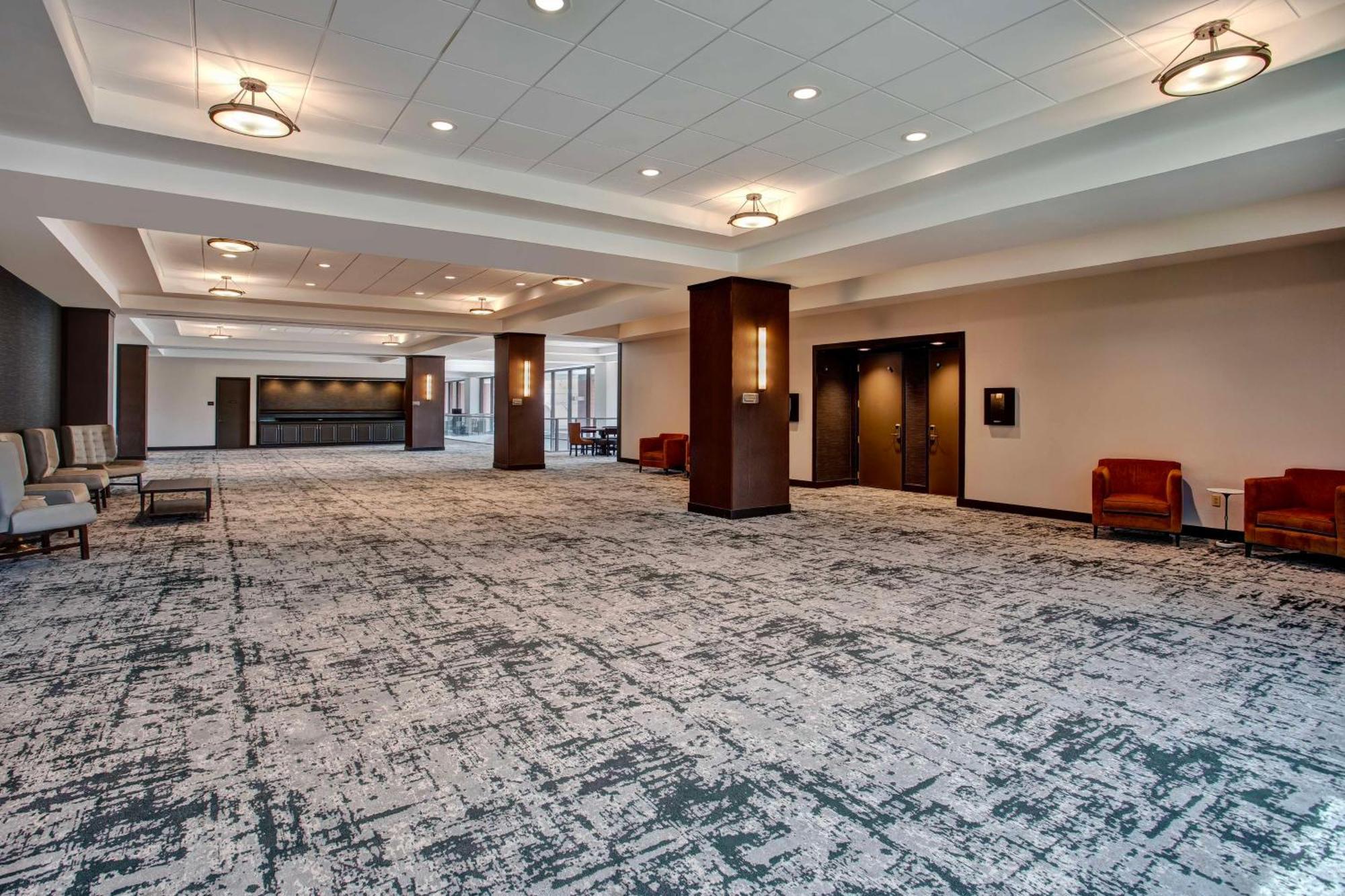 Hotel Doubletree By Hilton Lansing