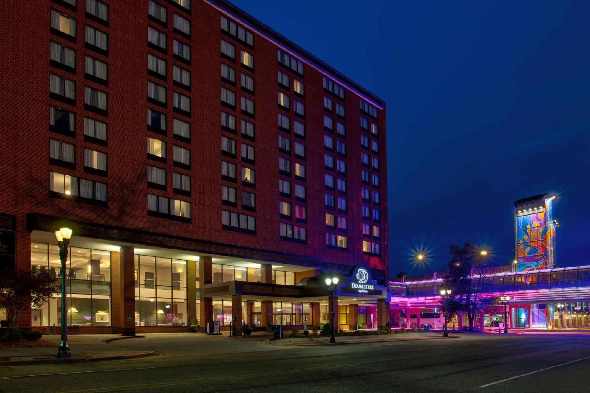 Doubletree By Hilton Hotel Lansing